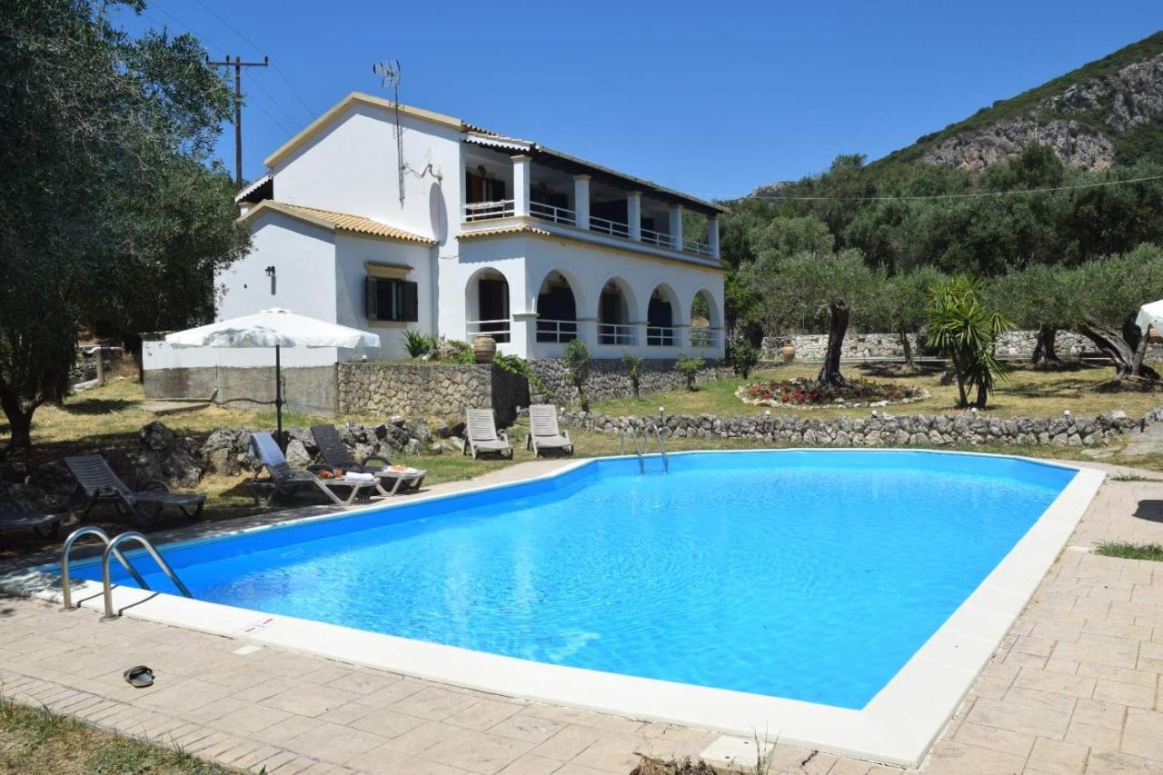 Villa Eirini By Hotelius Liapades Buitenkant foto