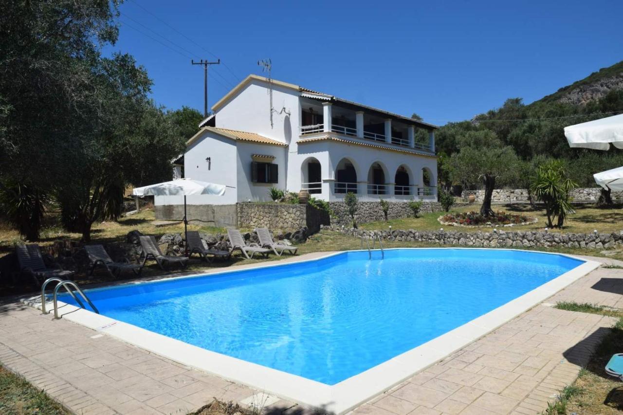 Villa Eirini By Hotelius Liapades Buitenkant foto